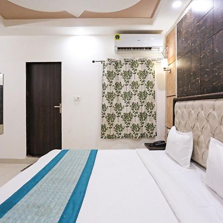 Aero Home Stay- Bed&Breakfast Nueva Delhi Exterior foto