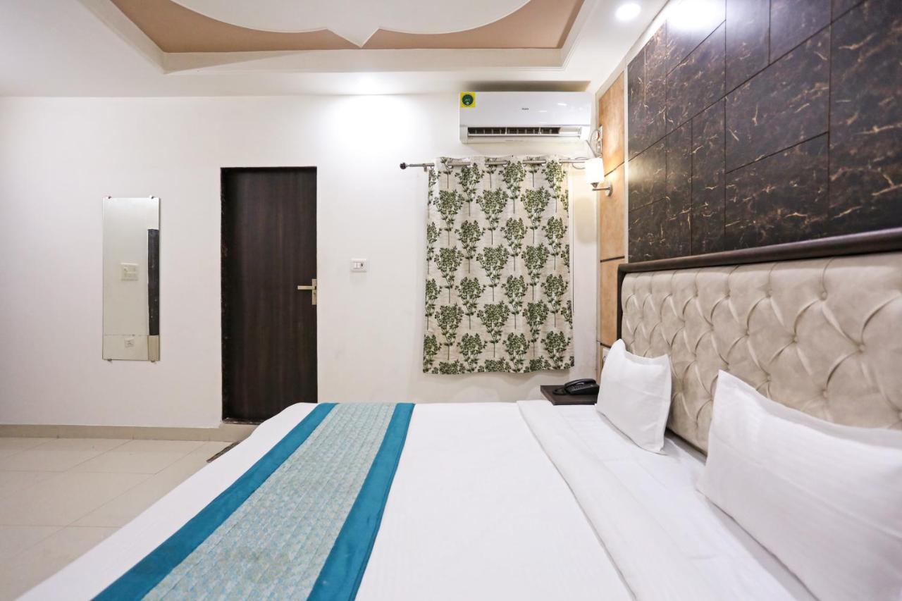 Aero Home Stay- Bed&Breakfast Nueva Delhi Exterior foto